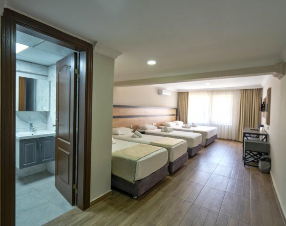 5 KİŞİLİK AİLE ODASI 